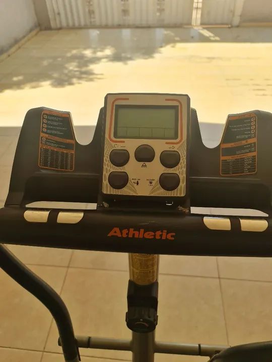Elíptico Atlético 330e - Funcionando mto bem - Foto 4