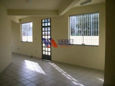 Sala para alugar com área privativa no centro de Betim.