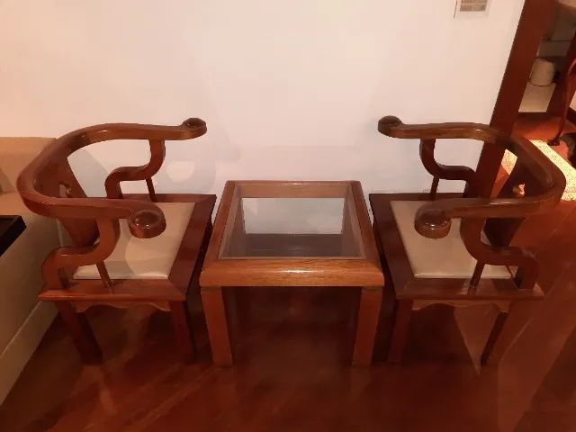 Combo 2 poltronas e 1 mesa lateral de sofá 100% mogno natural - Foto 4