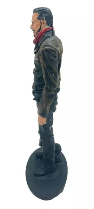 Estátua Em Resina Negan The Walking Dead Resina - Foto 4