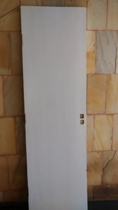 porta de madeira sem fechadura