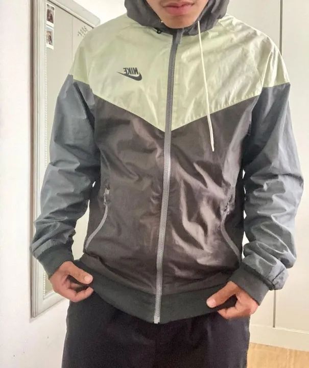 corta vento Nike windrunner original  - Foto 2