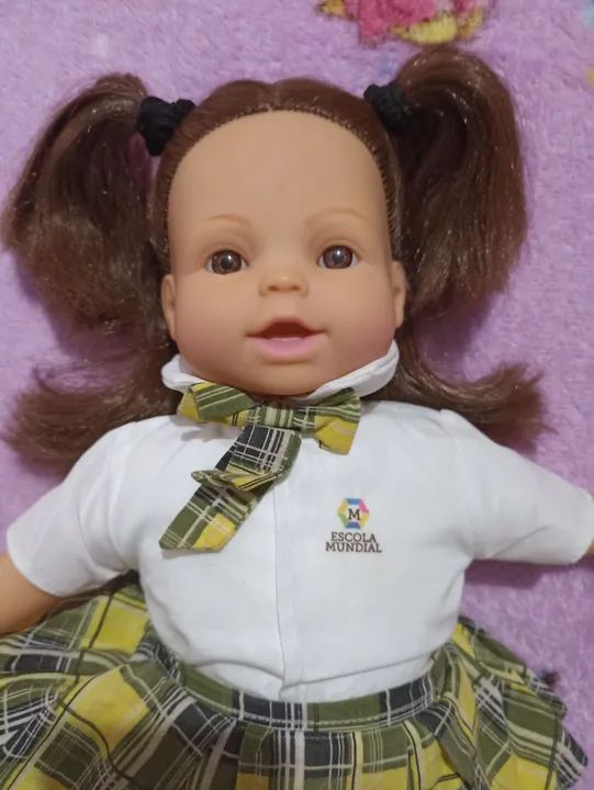 Boneca  Valéria - Escola Mundial bbra 