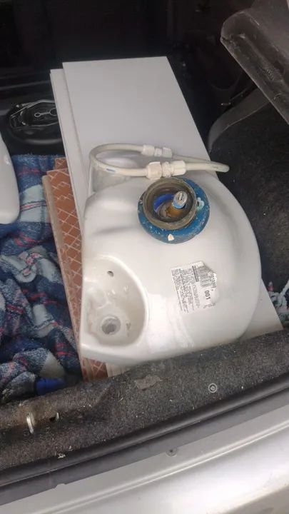 Vendo vaso sanitário com caixa acopladacompleta,mais lavatorio lavatorio - Foto 5