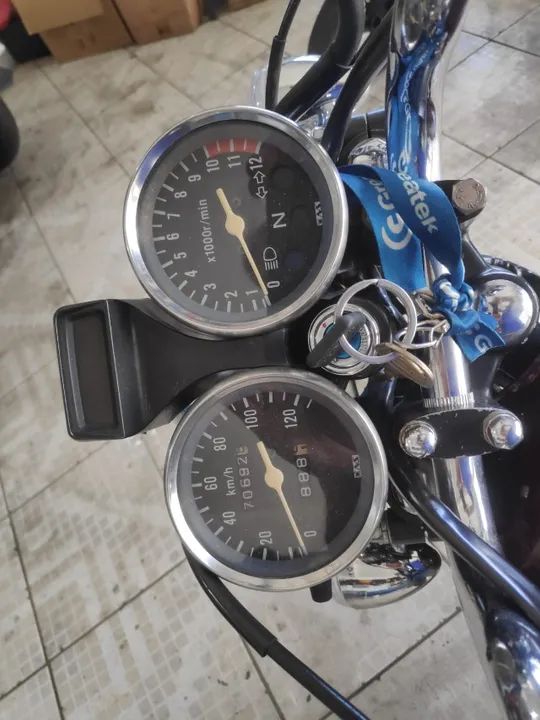 Suzuki Intruder 125 muito economica - Foto 3