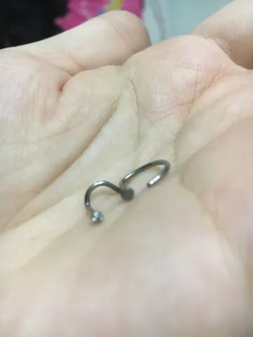 Piercing argola e ponto de luz