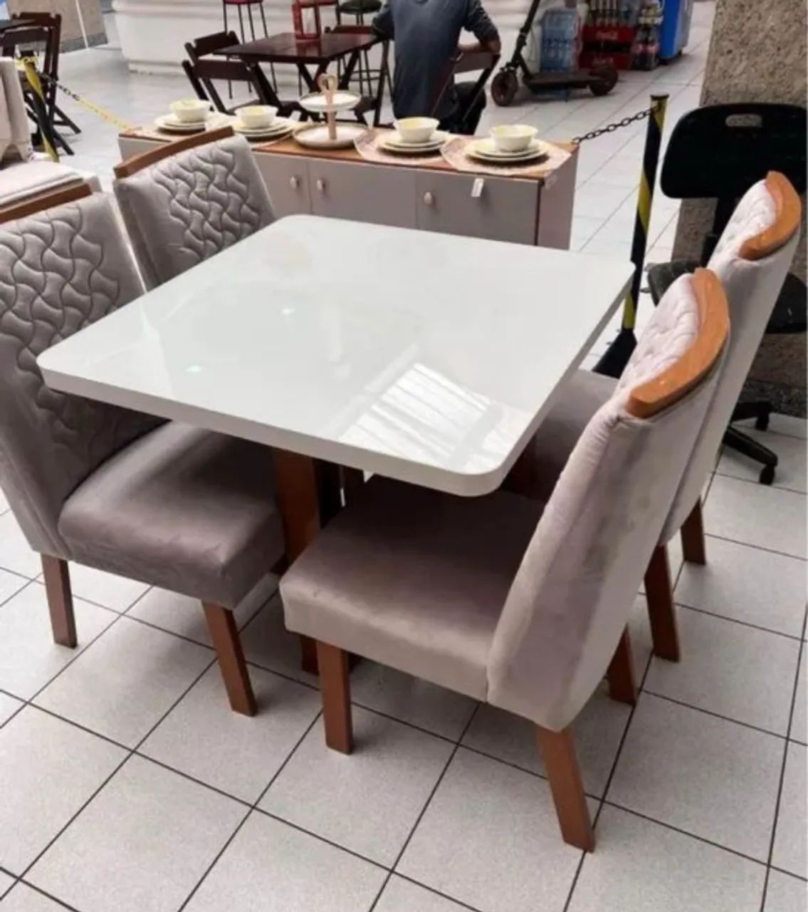 Mesa de Jantar 4 Lugares 90x90 Pronta Entrega 