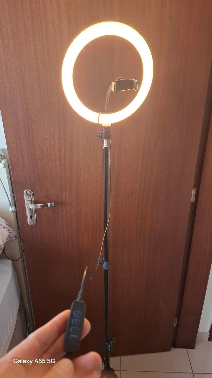 Ring Light com Tripé para Fotos e Vídeos - Foto 3