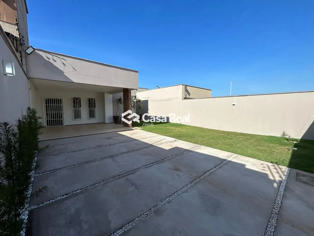 Casa Mobiliada com 3 Quartos (1 Suíte) 140m² no Araçagy, Lado Praia
