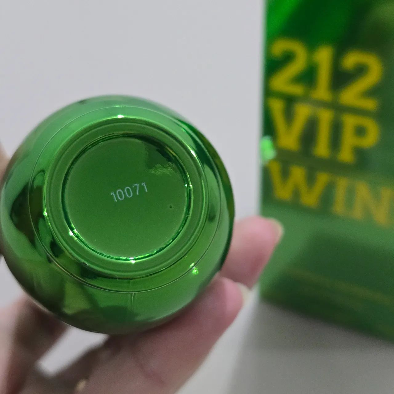 Perfume 212 VIP Wins 80 ml - Carolina Herrera  - Foto 2