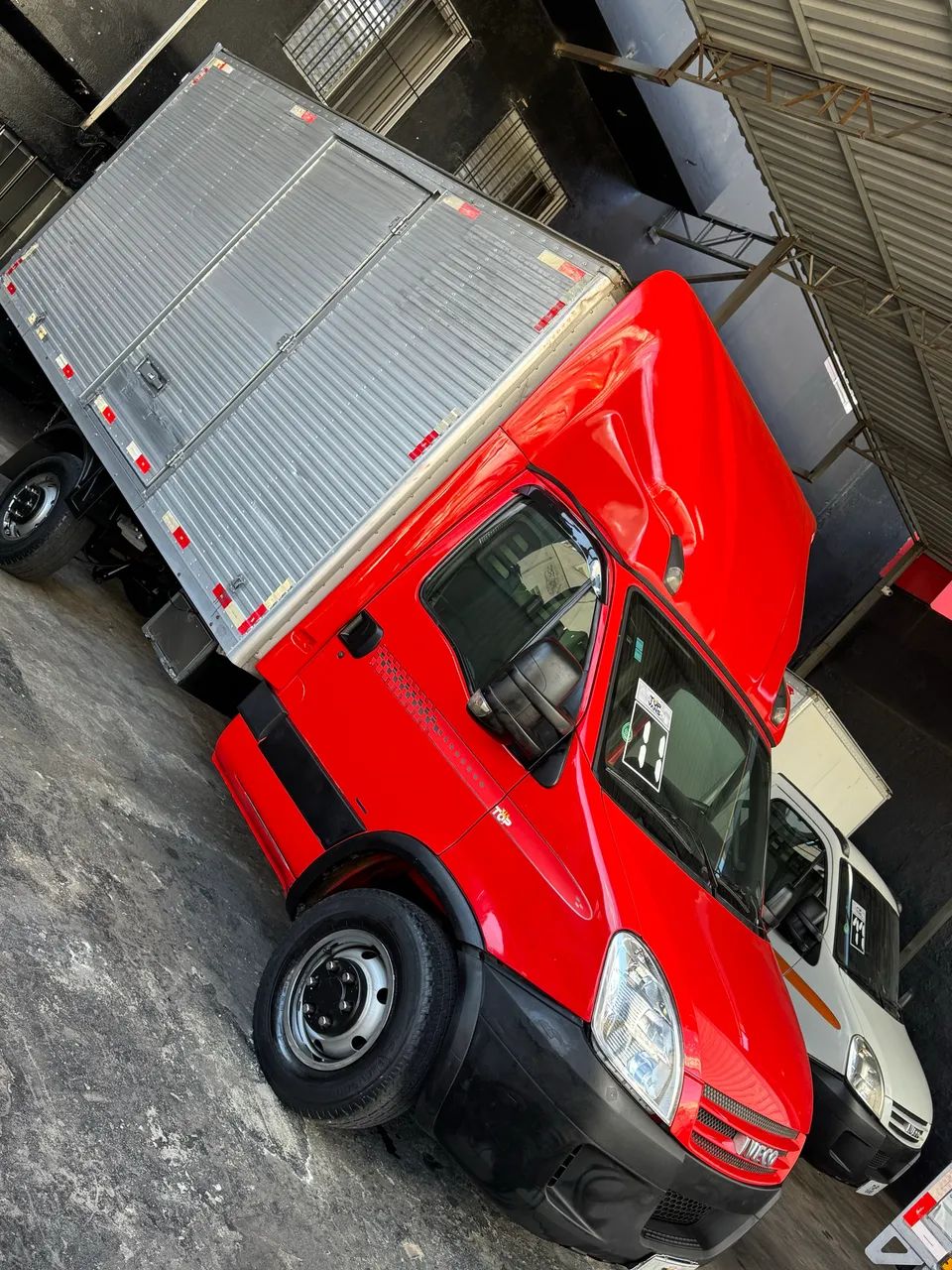 Iveco Daily 35s14 2011 novíssima - Foto 7