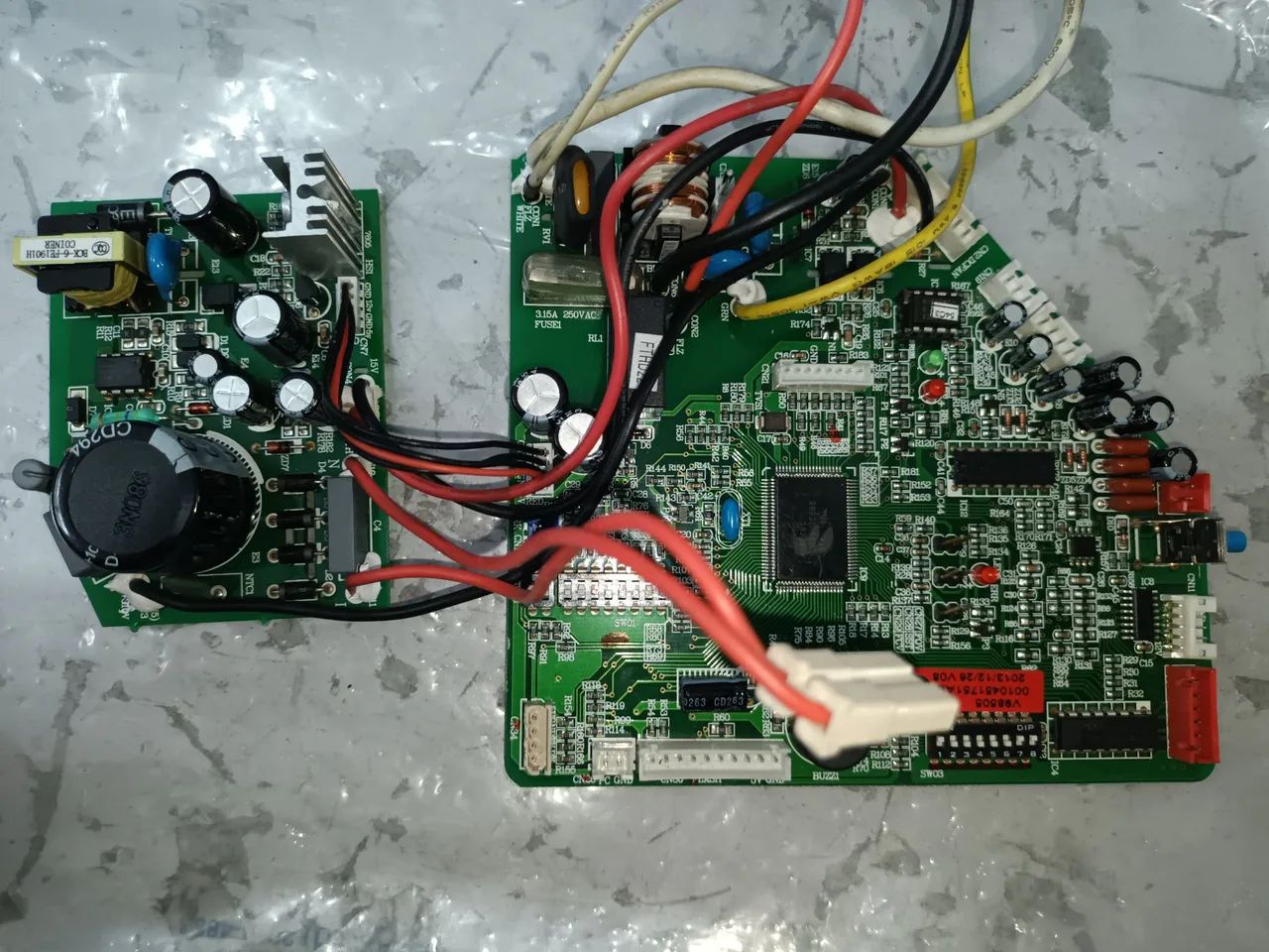 PLACA HAIER (0010451751AE)