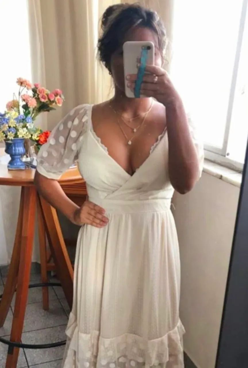 Vestido renda bege e tule lindo P novo