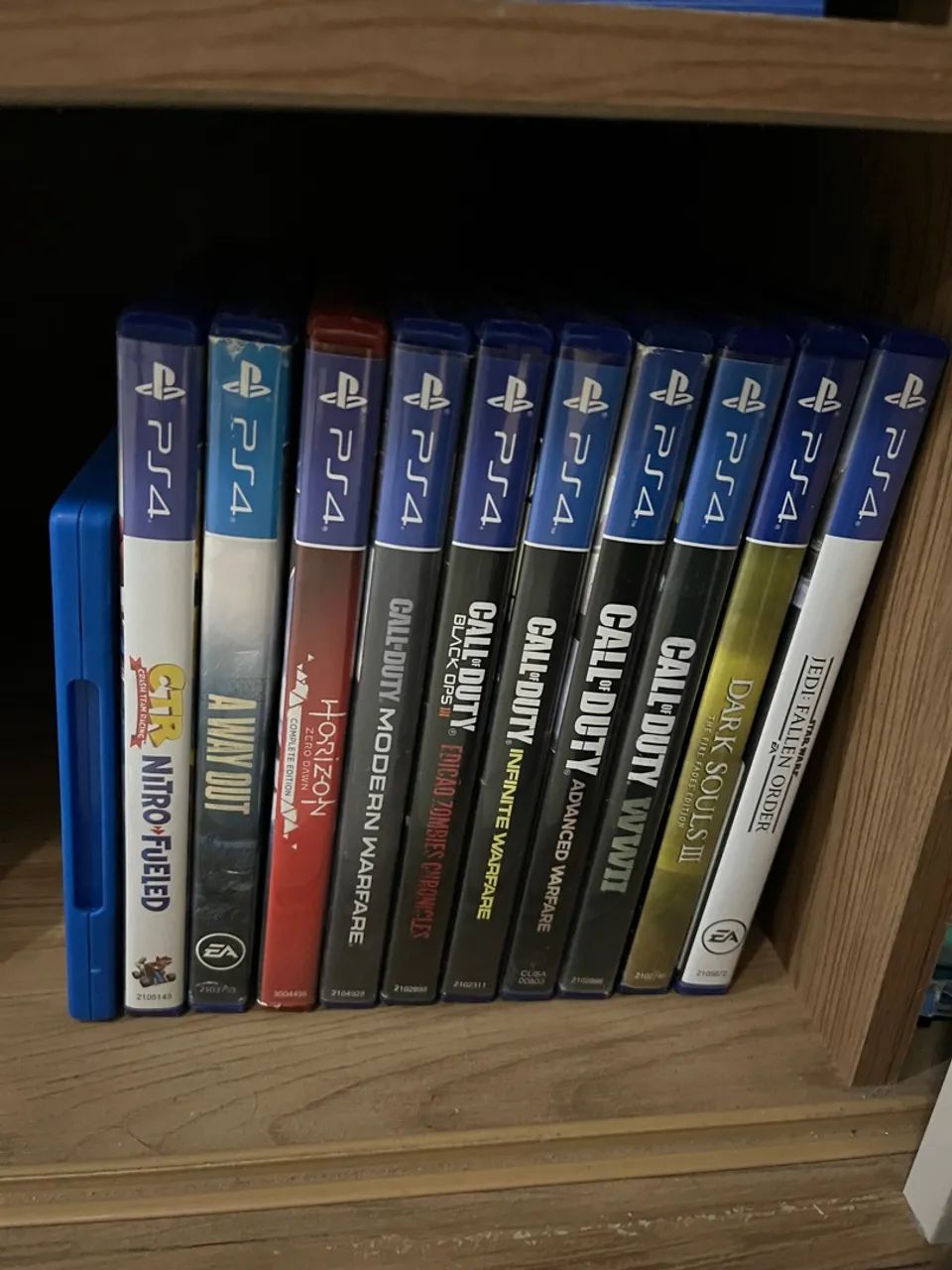 Playstation 4 Slim Branco + 37 jogos e 2 controles  - Foto 5