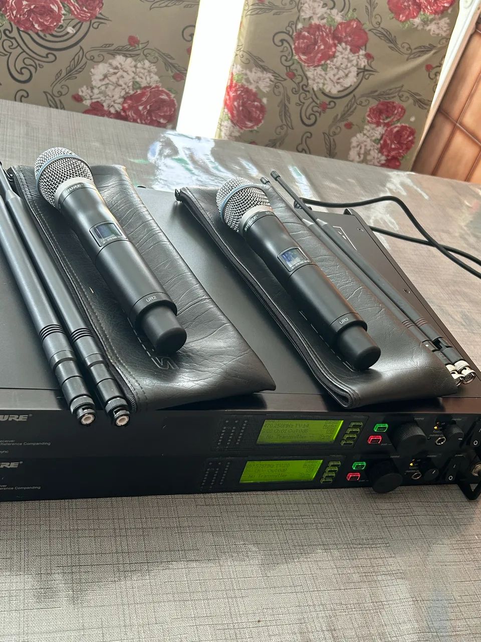 Microfone  shure  UR4D beta 87A - Foto 3