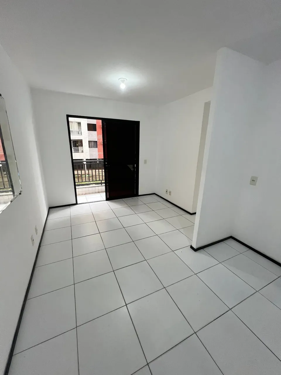 Alugo apartamento no Calhau, 2 quartos, todo projetado, elevador,