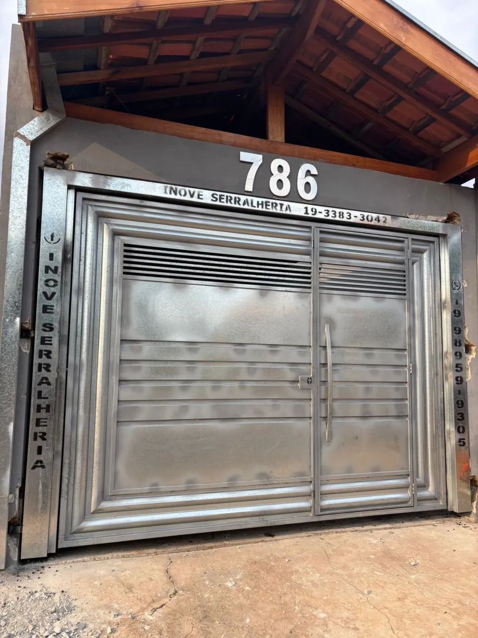 Portões eletrônicos em aço ?64198284732803123