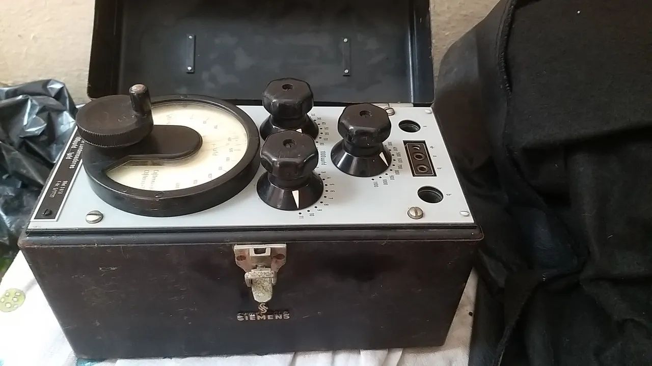 Década de capacitores 100 pf- 1uF alemã Siemens de laboratório,  perfeita , alta precisão  - Foto 3