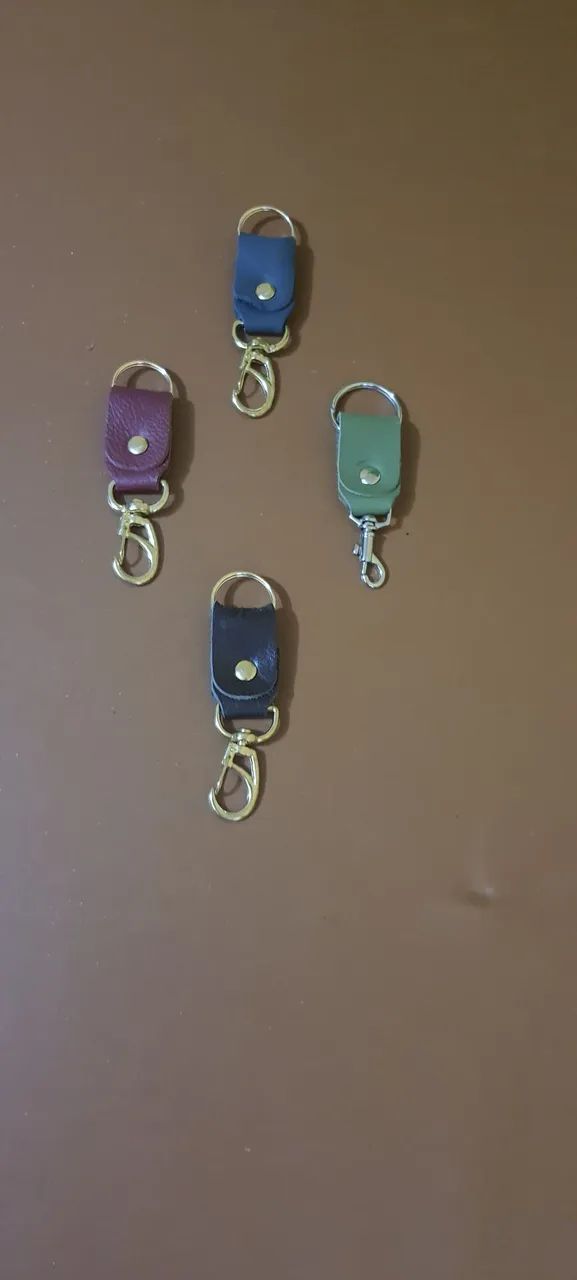 CADA CHAVEIRO 15,OO REAIS Chaveiro em couro diversas cores - Foto 2