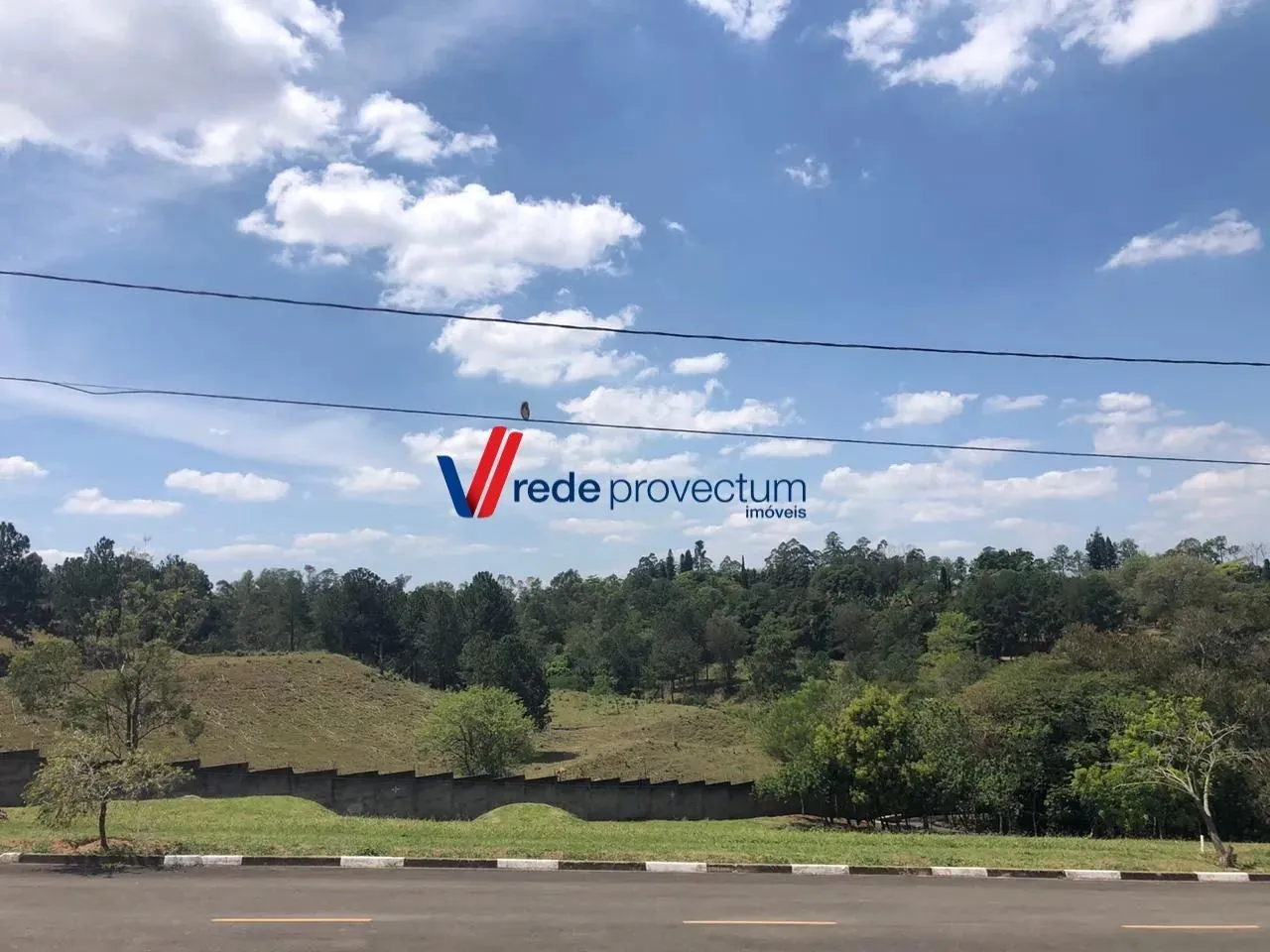 Terreno à venda em condomínio fechado em Valinhos