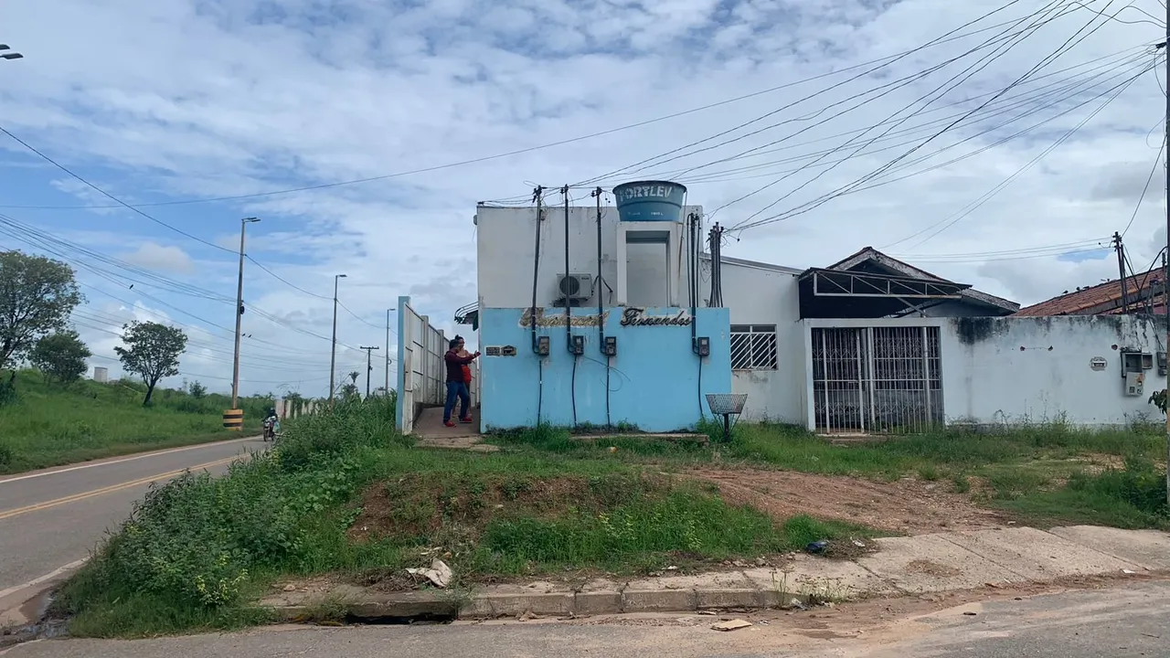 vende-se excelente imóvel com 7 kitnets e 1 casa, ótima localização na folha 09