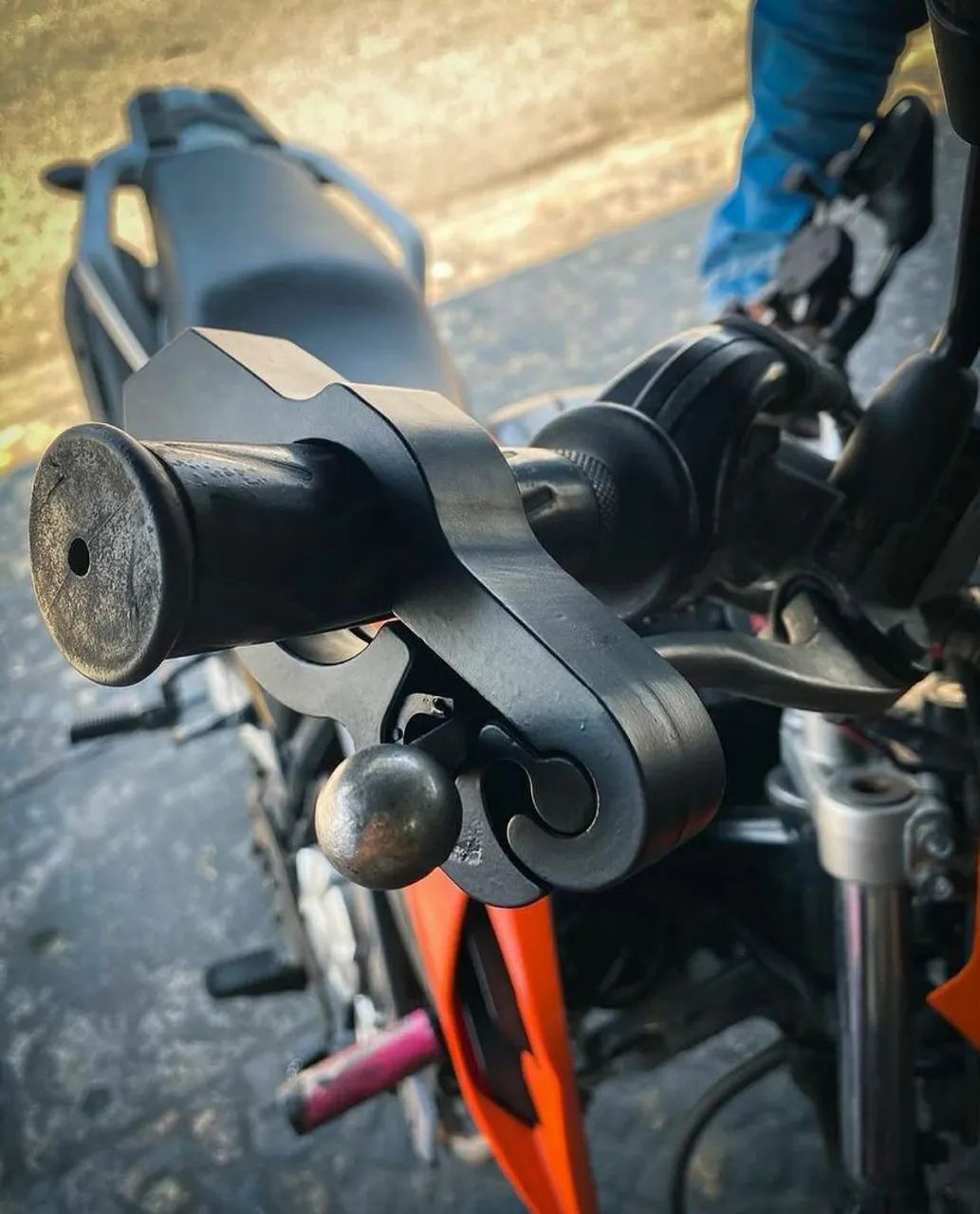 Dispositivo de proteção e segurança contra furtos para motos e bicicletas - Foto 4