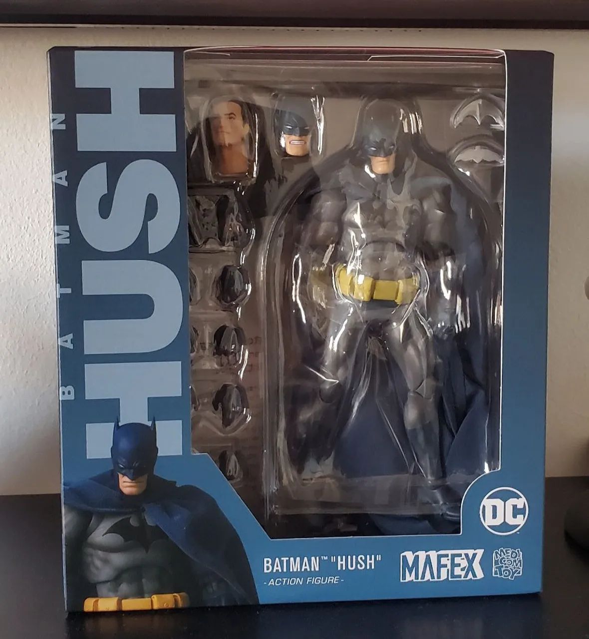Batman Hush MAFEX - Lacrado - Medicom Toy / Blue Version - Hobbies