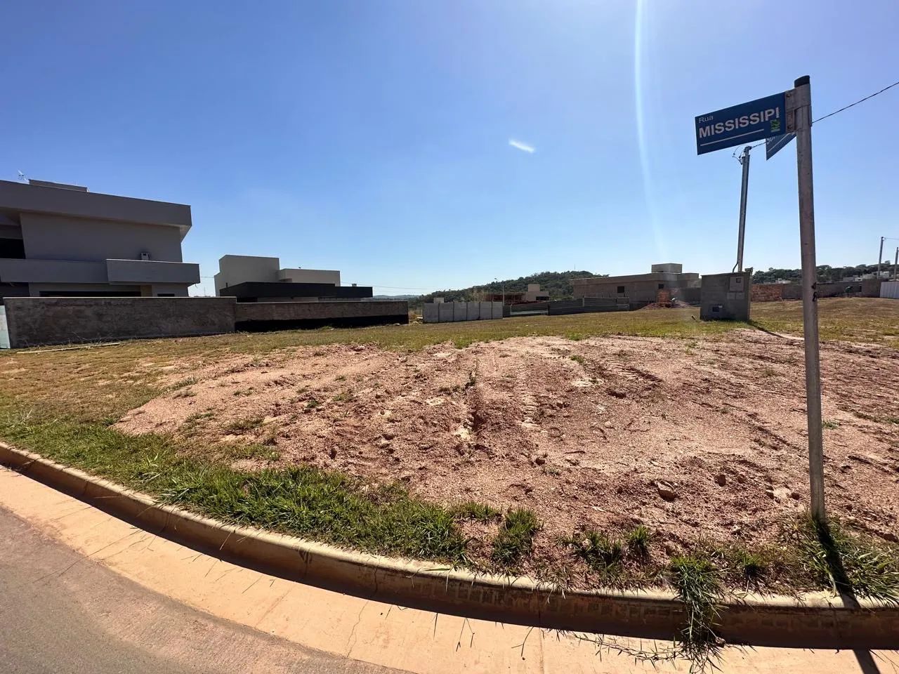 Lote de esquina Jardins Porto 390m ABAIXO DO PREÇO PRA VENDER RÁPIDO   - Foto 3