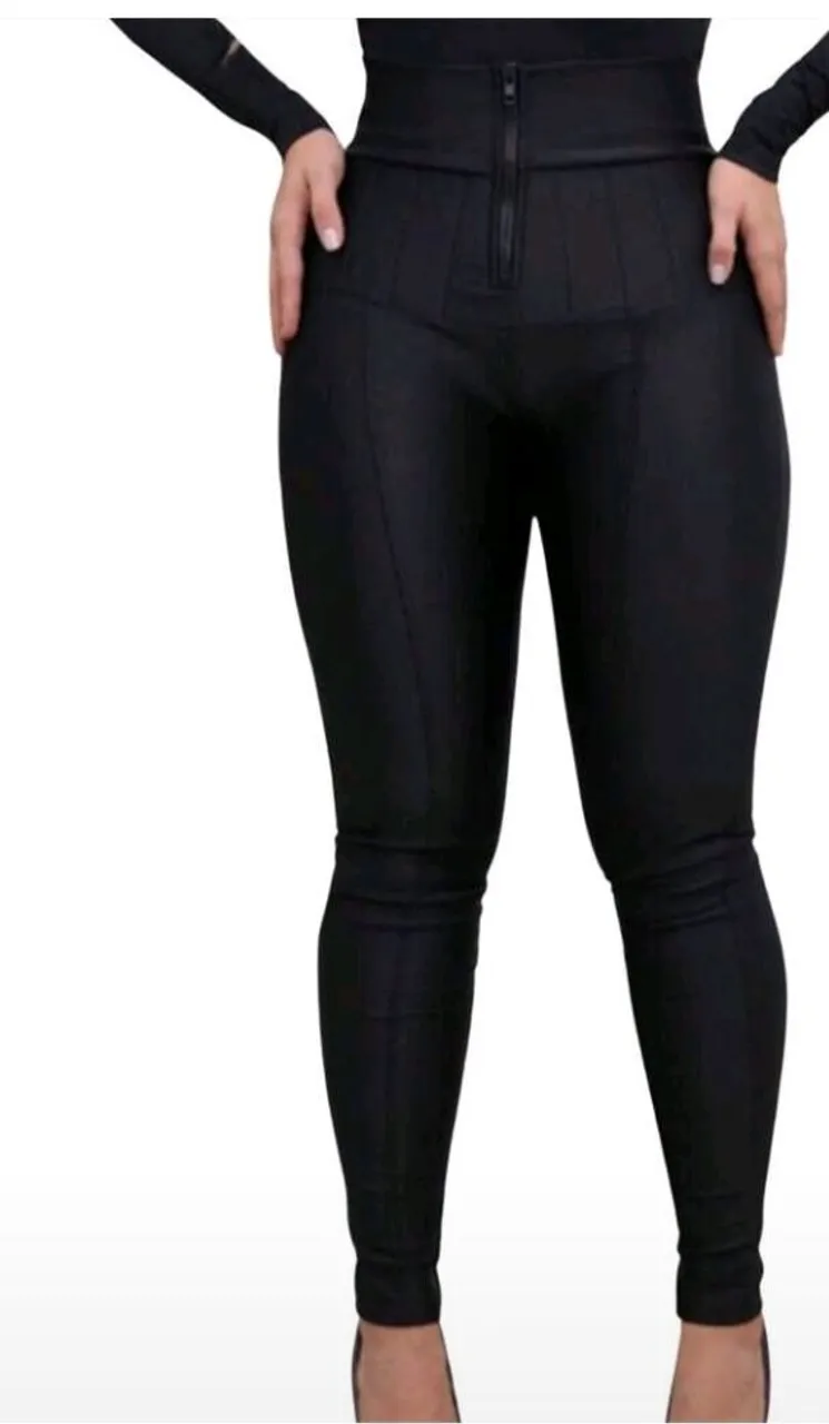 Calça Legging Modeladora Preto - Elegância e Conforto