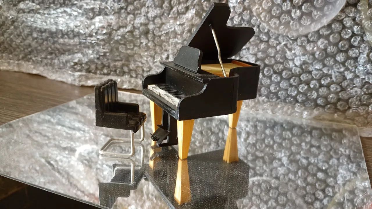 Piano escala 1/18 feira em alumínio e madeira  - Foto 3