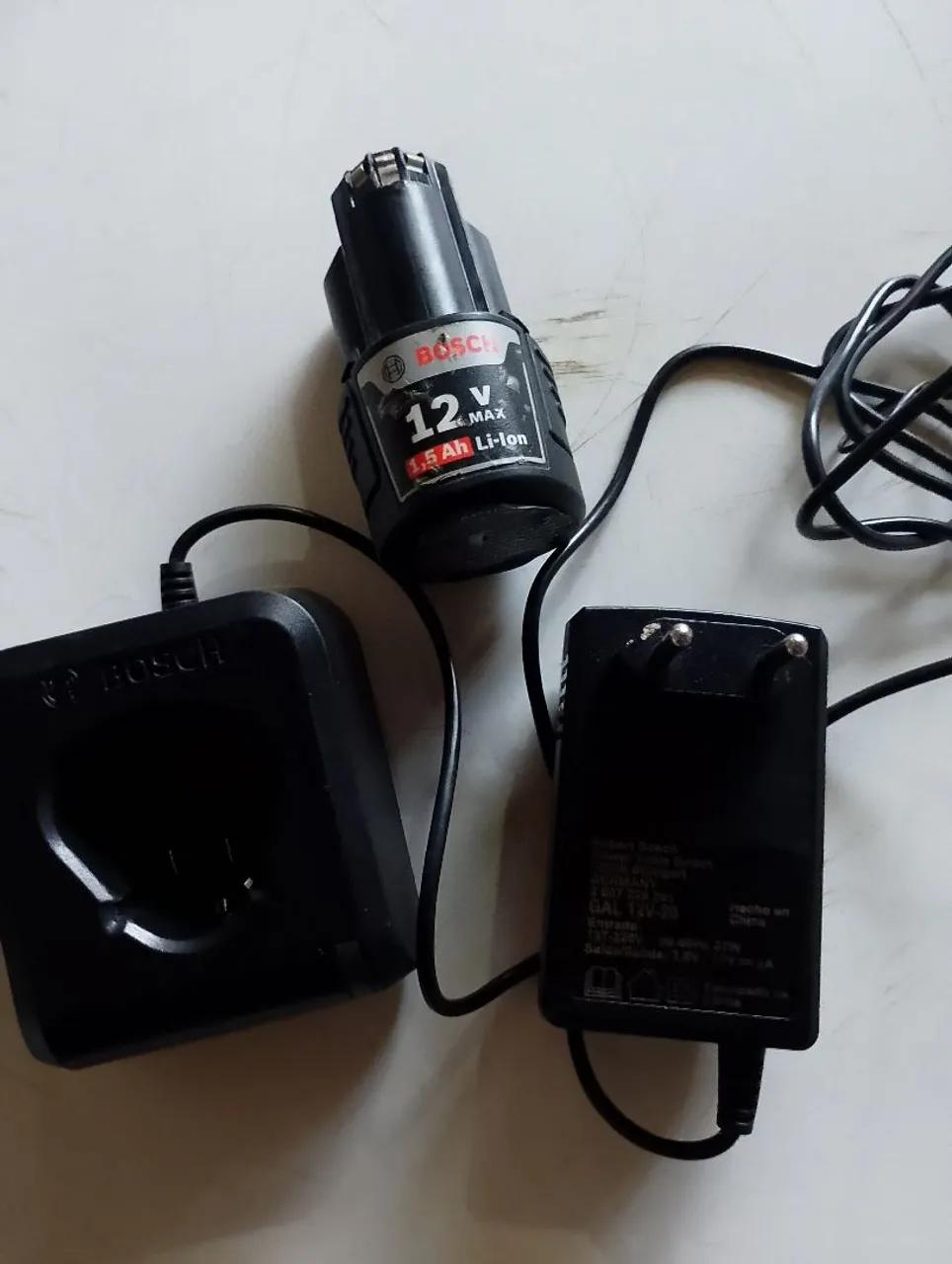 Carregador Bosch 12V + Bateria 1.5Ah Li-Ion