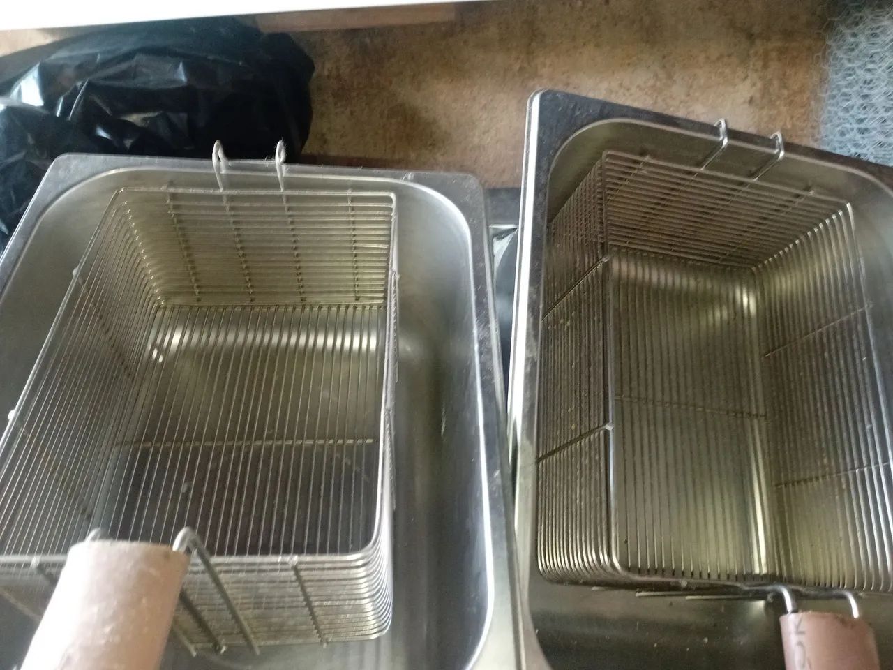 Fritadeira Dupla Industrial - Ótima para Lanchonetes e Restaurantes