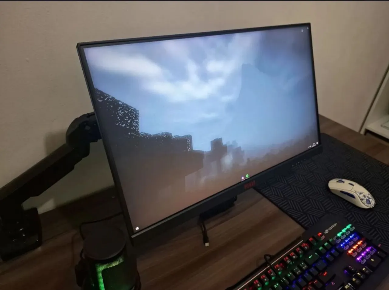 Monitor Pichau 280hz, com braço articulado i