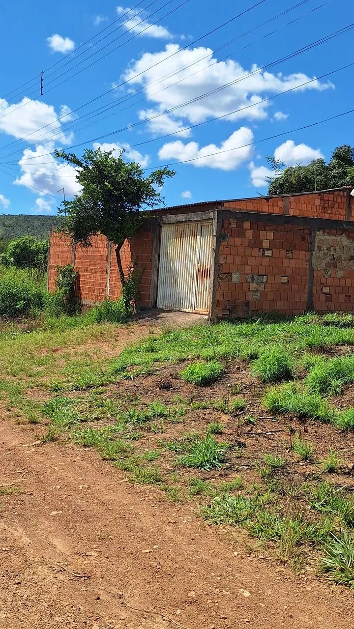 Casa  em terreno amplo - Foto 2
