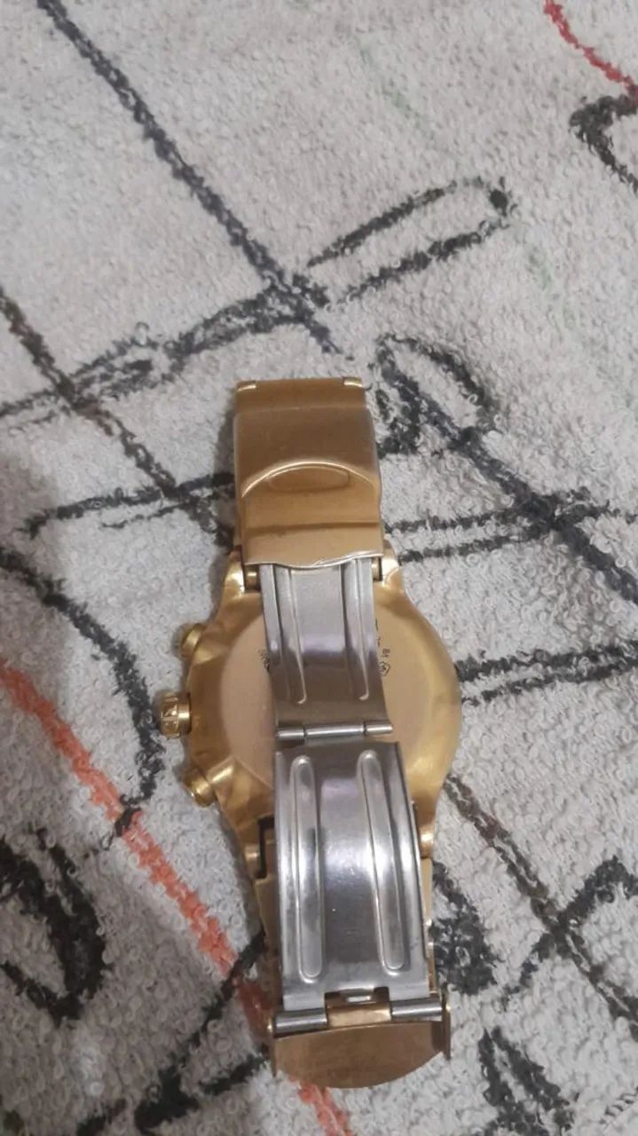 Relógio Swatch Cronógrafo Dourado & CARA BRANCA  - Foto 5