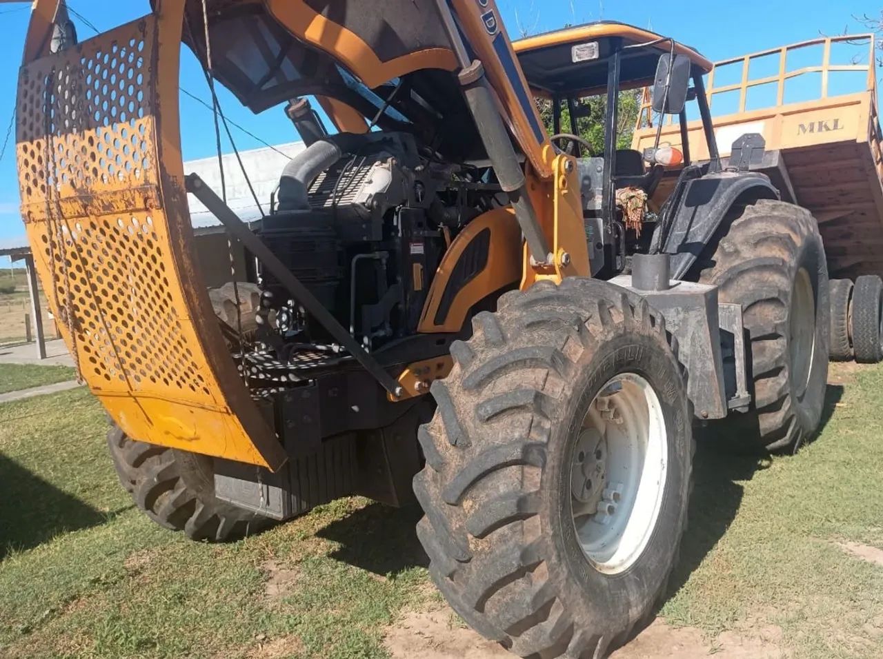 Trator BH 180 + Grade pesada Tatu 14 discos - Foto 2