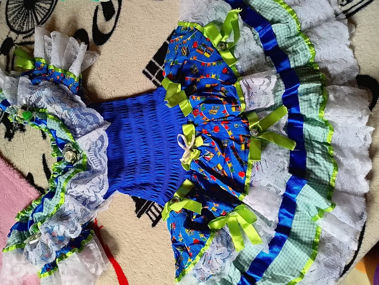 Vestido Festa Junina Azul e Detalhes