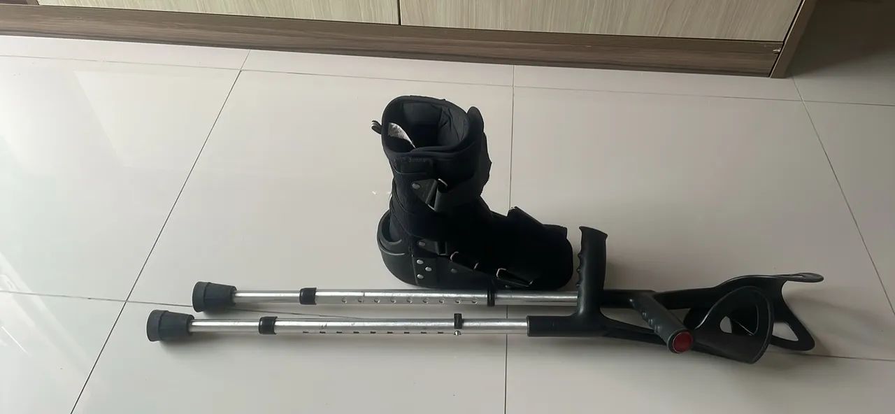 Bota Ortopédica para Imobilização com par de muletas incluso - Foto 3