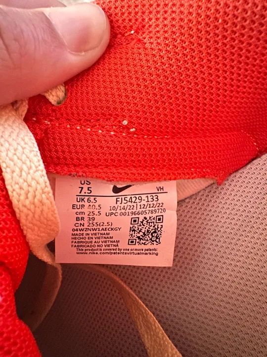 Nike Dunk Low - Tamanho 39 - Cinza e Vermelho - Foto 3