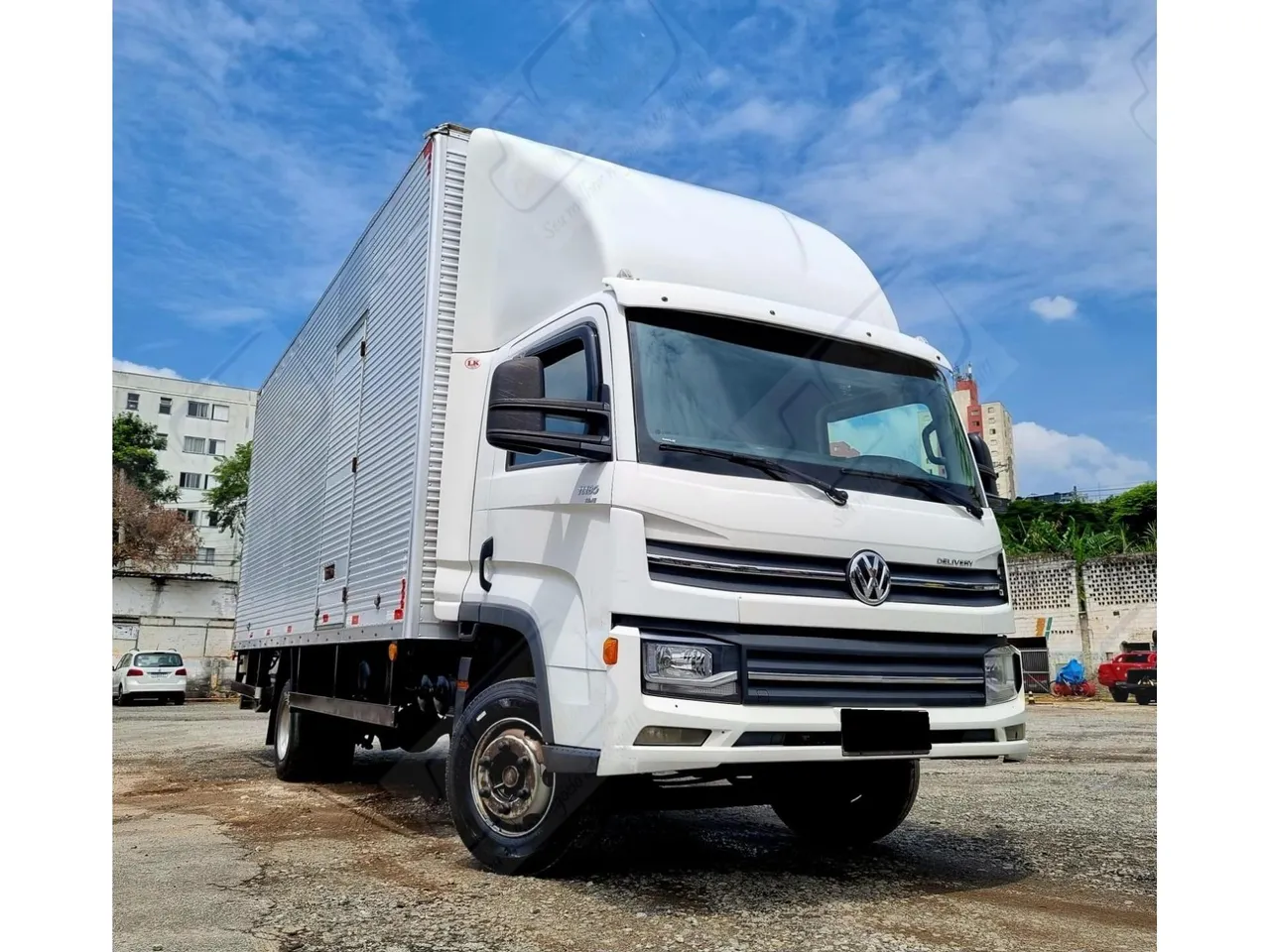 VW 11.180  Delivery Prime - 2021 (Baú com plataforma)