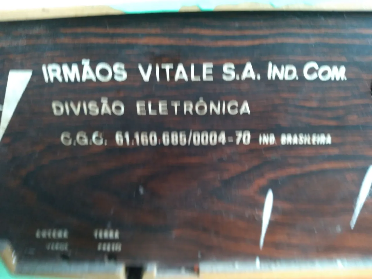 Aparelho de Som Irmãos Vitale - Divisão Eletrônica