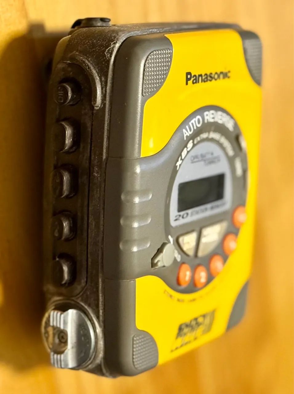 Panasonic SHOCK WAVE 黄色 Panasonic SHOCK WAVE ポータブルCD