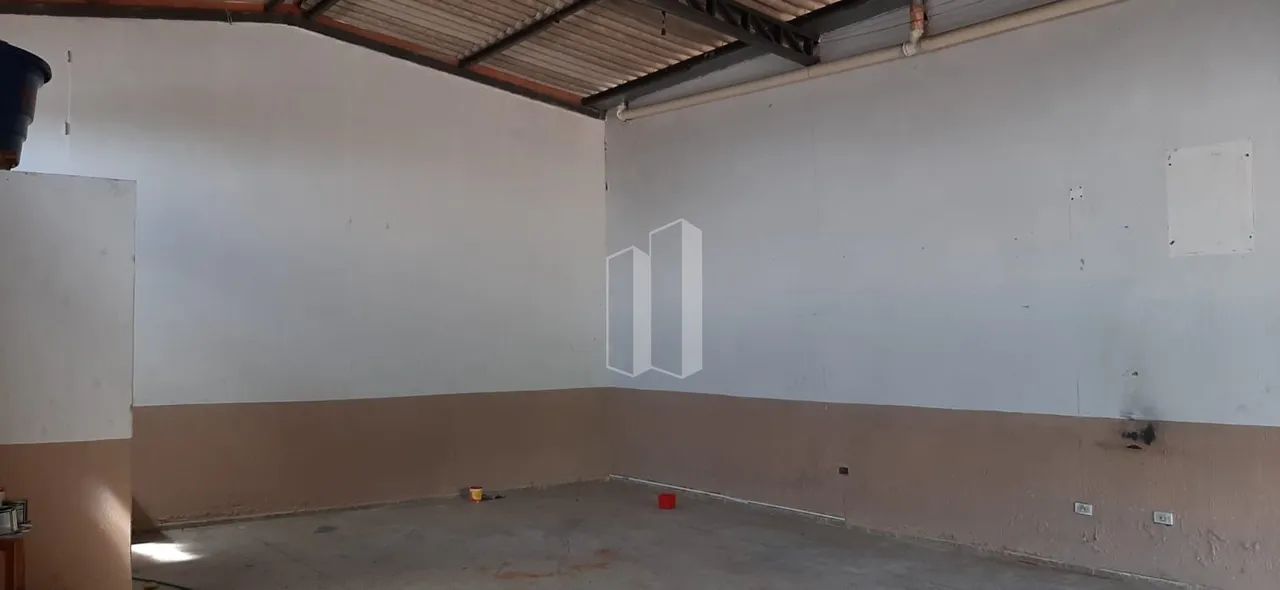 Galpão comercial com mais dois imóveis no lote no Residencial Santa Fé - Foto 2