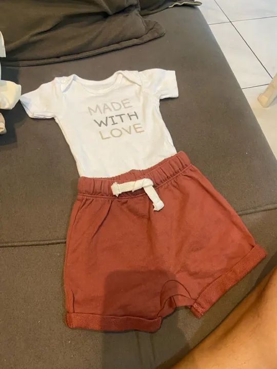 Conjunto bebê MONTADO - Body + Shorts - Made With Love - Foto 2