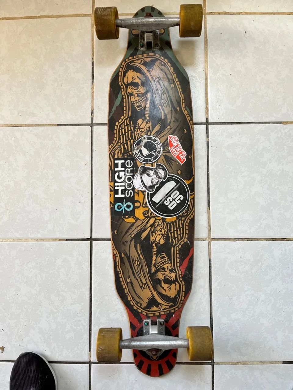 Longboard com rolamentos red bones