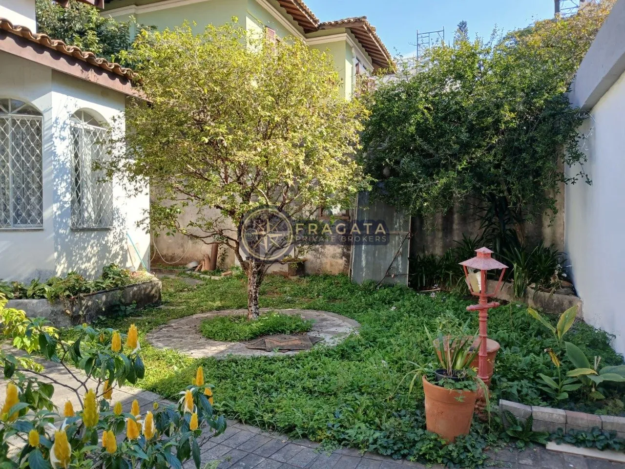 Casa à venda com 362m² - 4 quarto sendo todos suítes e 6 vagas - Pacaembu/SP