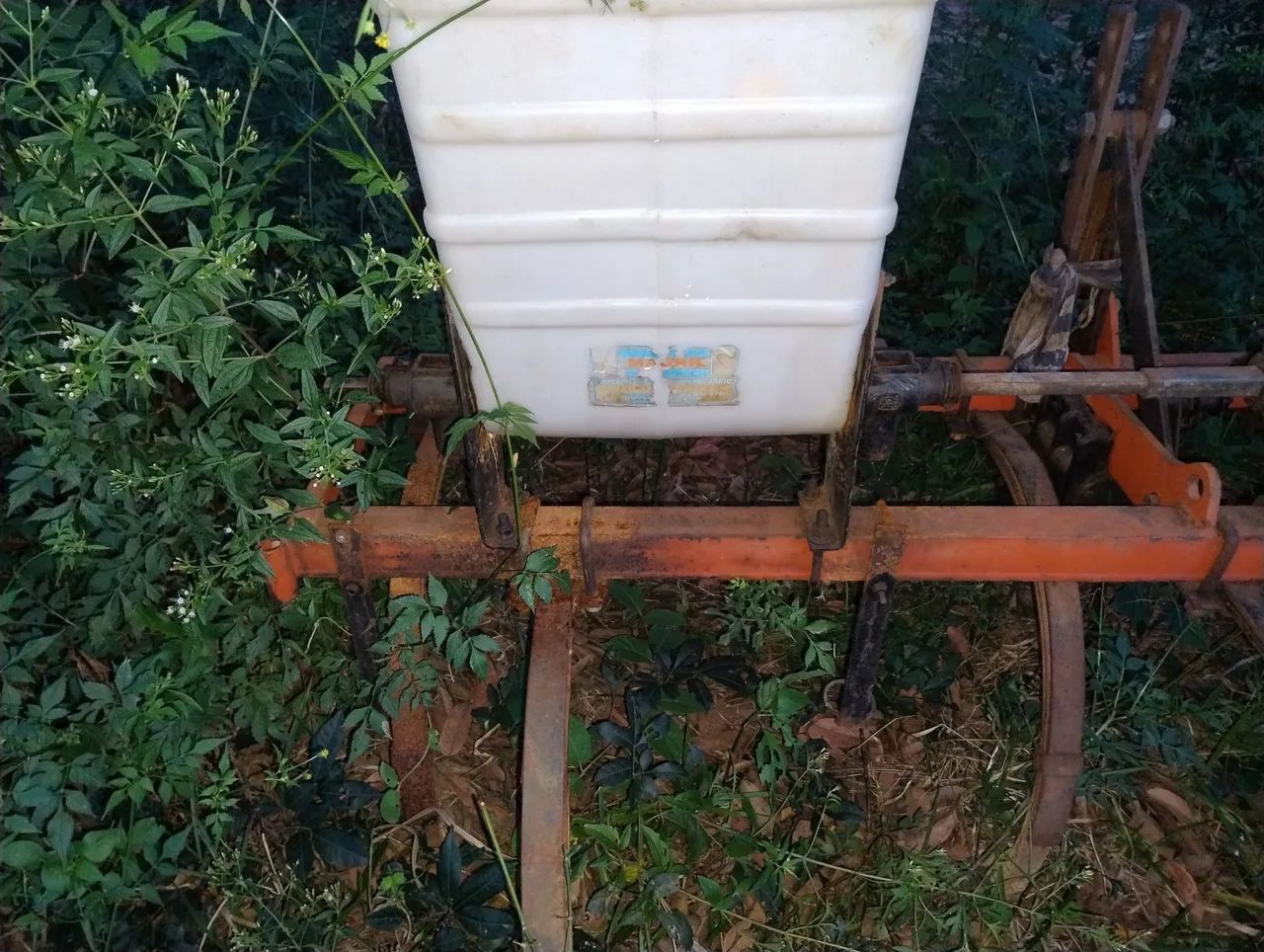 Cultivador Tatu em excelente estado. 2 caixas - Foto 5