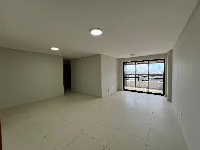 Apartamento com 3 Quartos, 107m², Nascente e Completo de Lazer no Farol