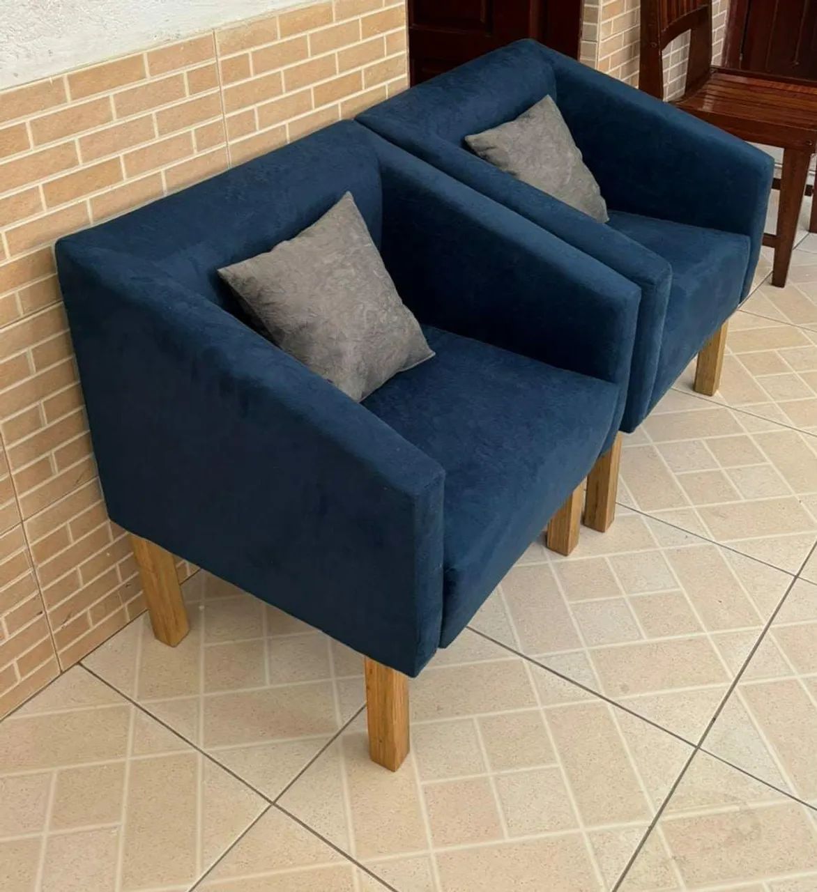 Poltronas Suede R$200,00 cada - Foto 2