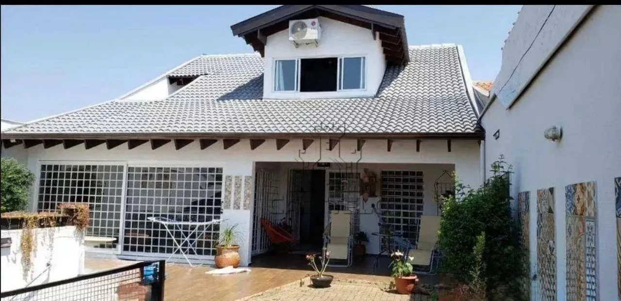 Sobrado à venda, 215 m² por R$ 950.000 - Cambezinho - Londrina/PR